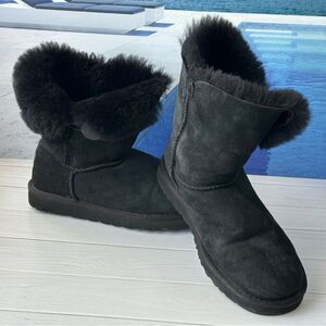 UGG Black Bailey Button Boots Sz 7